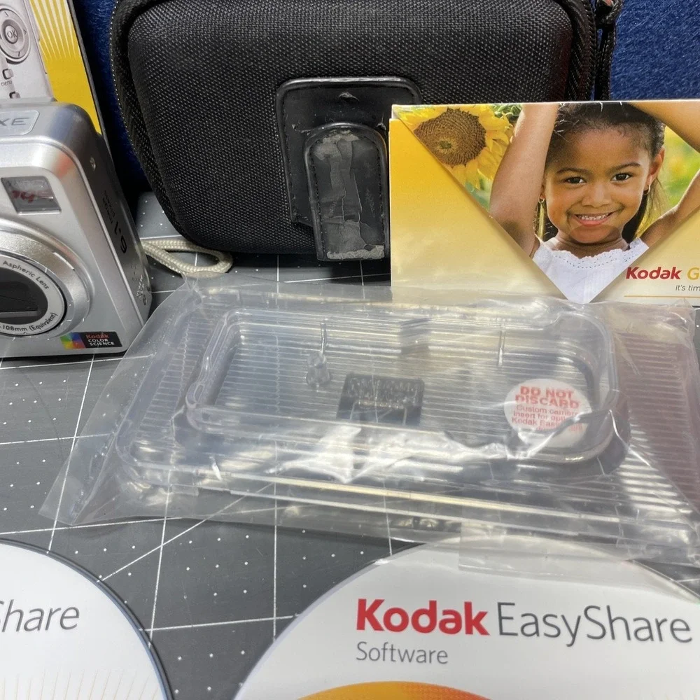 Kodak EasyShare C633 6.1MP Digital Camera - Silver camera only‎ parts or repair